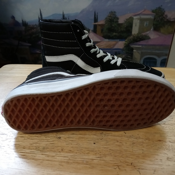 🏀VANS SK8 HI OLD SCHOOL SHOE🚴🏇 - Picture 2 of 16